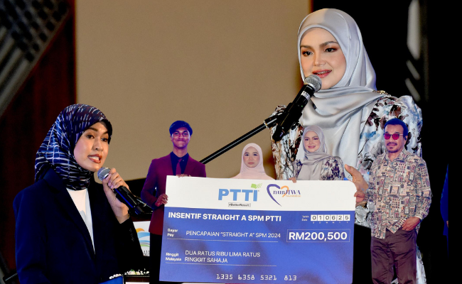 Yayasan Siti Nurhaliza Beri Insentif RM500 Kepada Pelajar PTTI ‘Straight A’ SPM