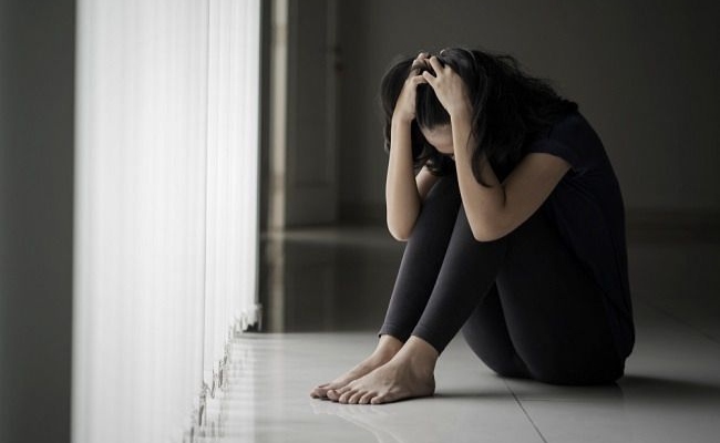 Isteri Menyesal Suami Pengotor, Tuala Basah Campak Atas Katil – ‘Kami Baru Kahwin Dua Bulan’