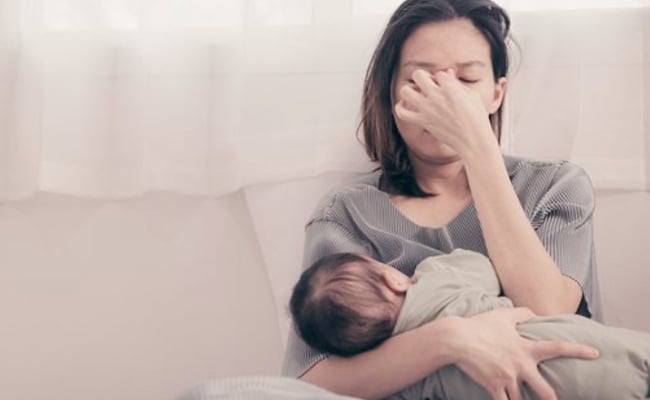 Terlalu Penat, Ibu Campur Ubat Batuk Dalam Susu Anak