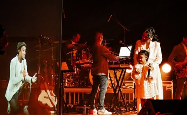 Malam Penuh Nostalgia, Glenn Fredly ‘Hibur’ Peminat Menerusi Hologram