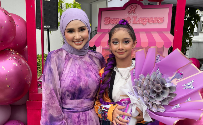Hayla Berjaya Catat Jualan Kek Batik RM100,000 Dalam Sebulan! Wawa Zainal & Aeril Zafrel Hadiahkan Kedai