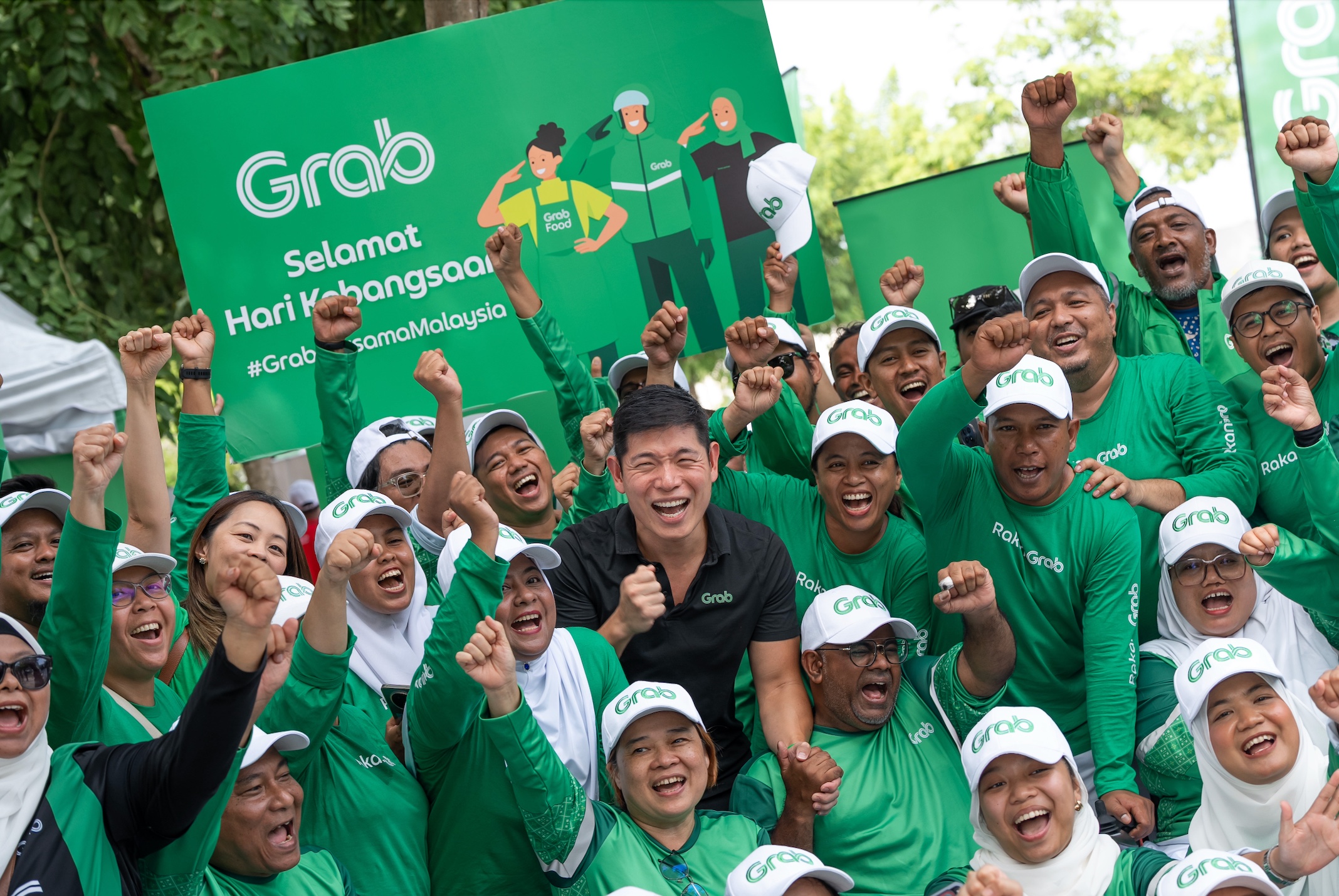 Grab Bersama Malaysia: Rakan Pemandu & Penghantar Grab Berarak Sempena Hari Kebangsaan 2025