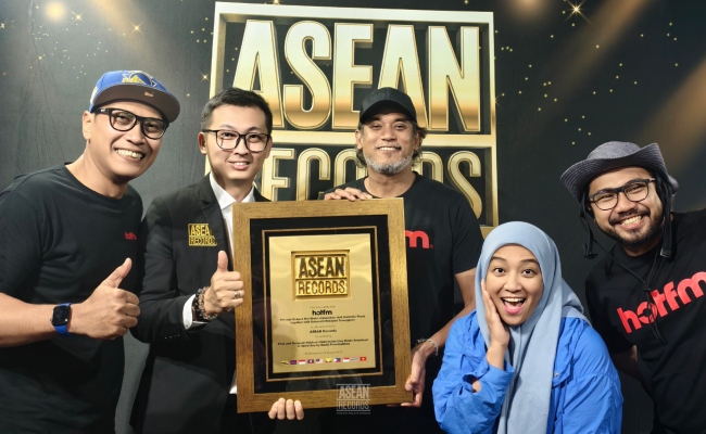 Hot FM Catat Rekod Asean, Siaran Langsung Radio Terdalam Di Laut Terbuka