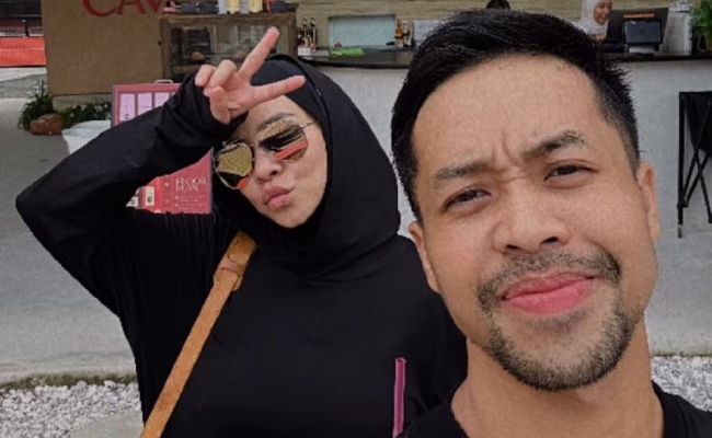 Mickey Ayo Kongsi Foto ‘Selfie’ Dengan Nora Danish, Lagu ‘Surat Hati’ Jadi Petunjuk?