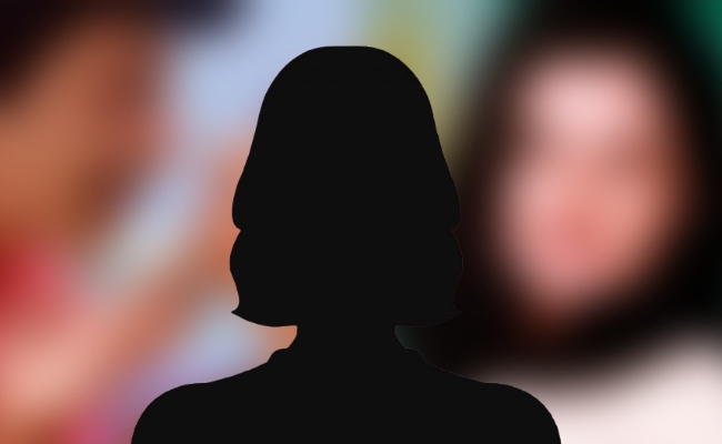 ‘Saya Menangis’ – Pelakon Wanita Bongkar Kisah Dipaksa Berbikini Dalam Filem