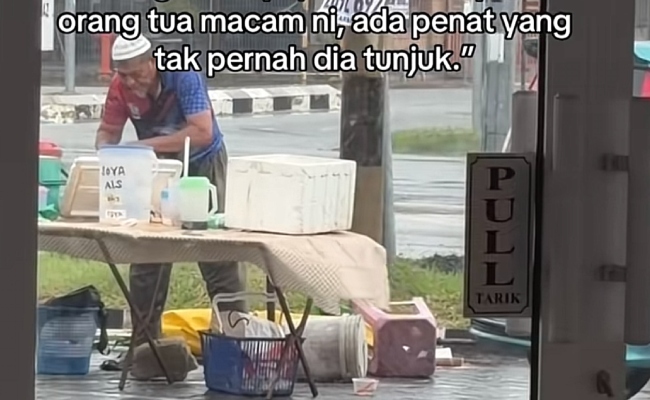 [VIDEO] Warga Emas Gigih Berniaga Walau Angin Kencang, Netizen Pakat Nak Bantu – ‘Barang Bertabur Pun Dia Tetap Senyum’