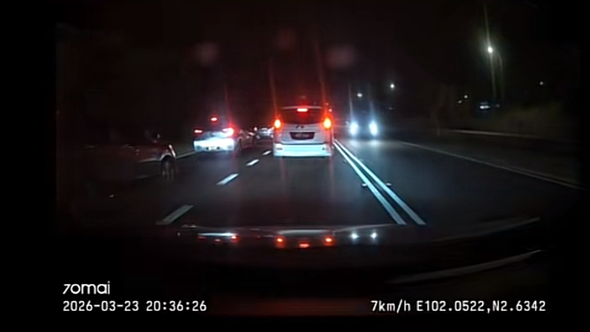 [VIDEO] ‘Disebabkkan Abang Ini, Isteri Saya Selamat Bersalin’ – Penunggang Motosikal Bantu Buka Laluan Dari Rembau Ke Hospital Seremban