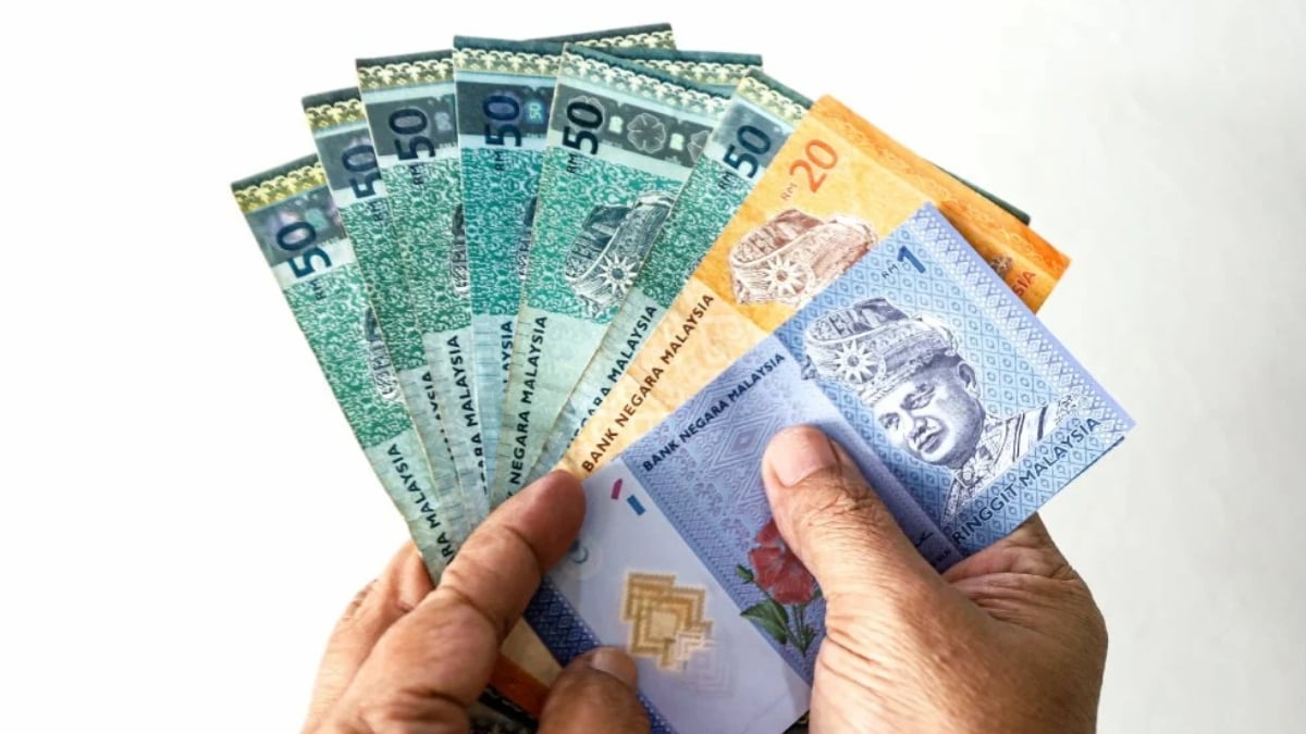 Penjawat Awam Dapat Duit Raya! Semak Negeri Yang Umum Bantuan Khas Aidilfitri, Ada Sampai Sebulan Gaji