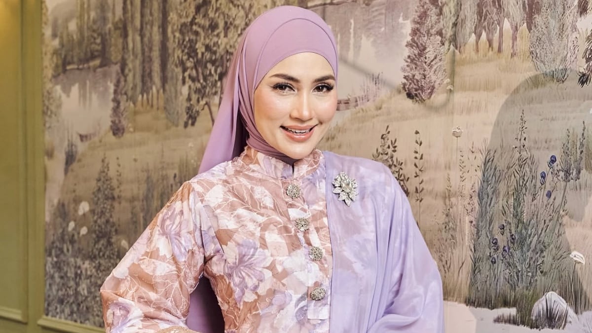 [VIDEO] Fasha Sandha ‘Sekolahkan’ Rakan Sekerja Sering Lewat Ke Set Penggambaran – ‘Tak Perlu Saya Sebut Nama Dia’