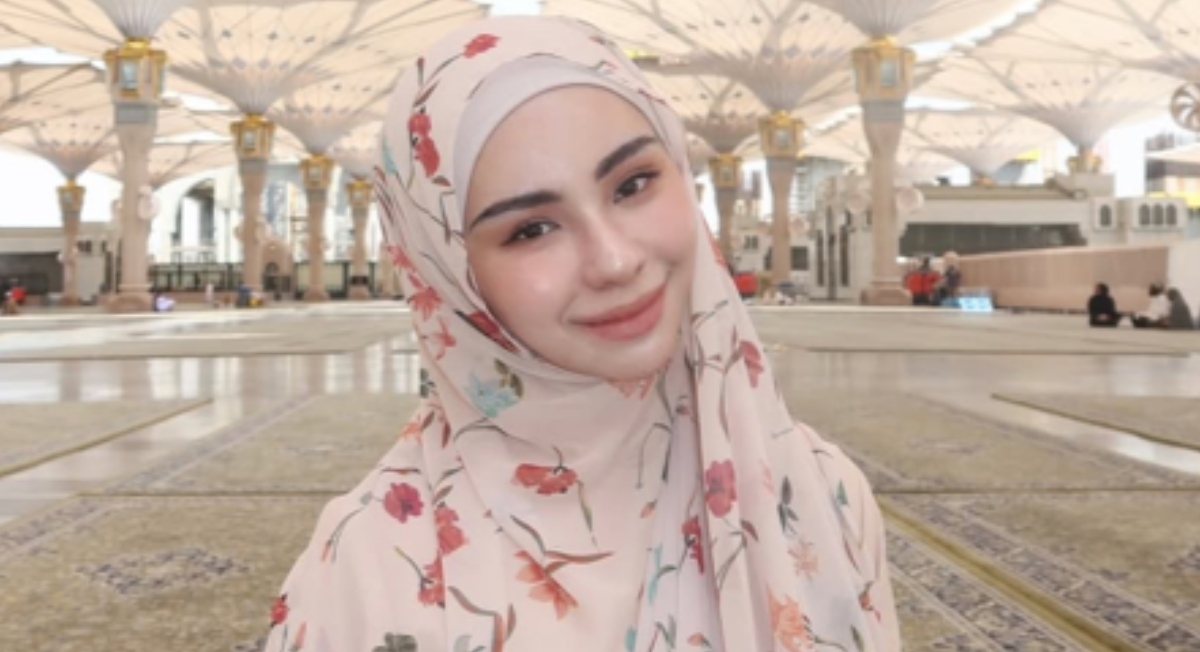 Individu Terharu Adira Salahudi Beri Saguhati Selepas Tolong Beli ‘Spec’ – ‘Harga RM88 Je Tapi Tengok Dia Bank In Berapa’