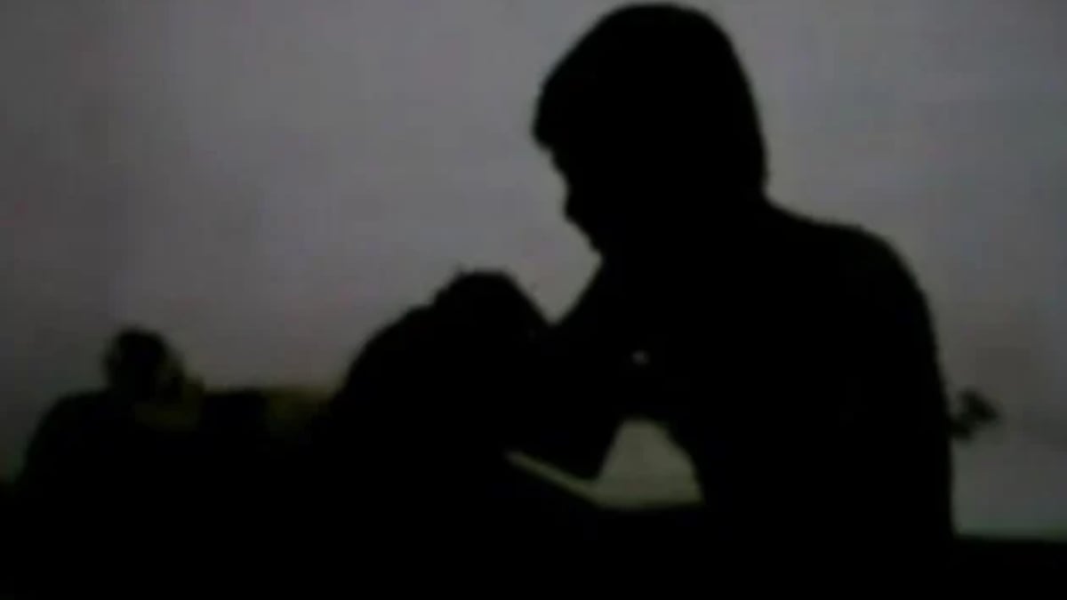 Bapa Didakwa Bun*h Bayi 18 Bulan, Polis Tak Tolak Kemungkinan Mangsa Diliw*t – ‘Ada Gambar & Video Lucah Dalam Telefon’