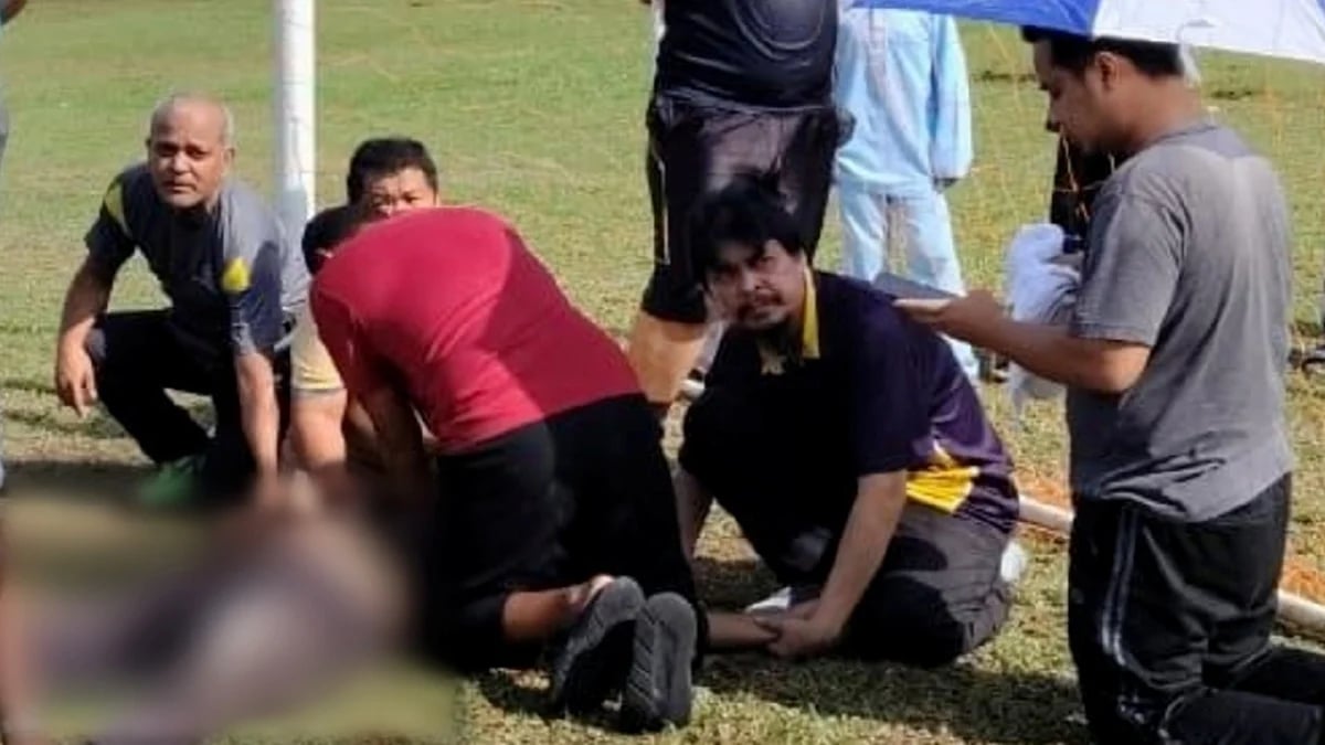 Penjaga Gol Rebah, Meninggal Dunia Ketika Perlawanan Bola Sepak