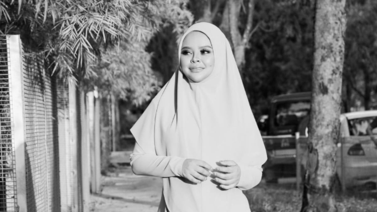 Individu Kenang Kebaikan Arwah Siti Sarah – ‘Dia Datang Ke Backstage Untuk Tenangkan Kami’