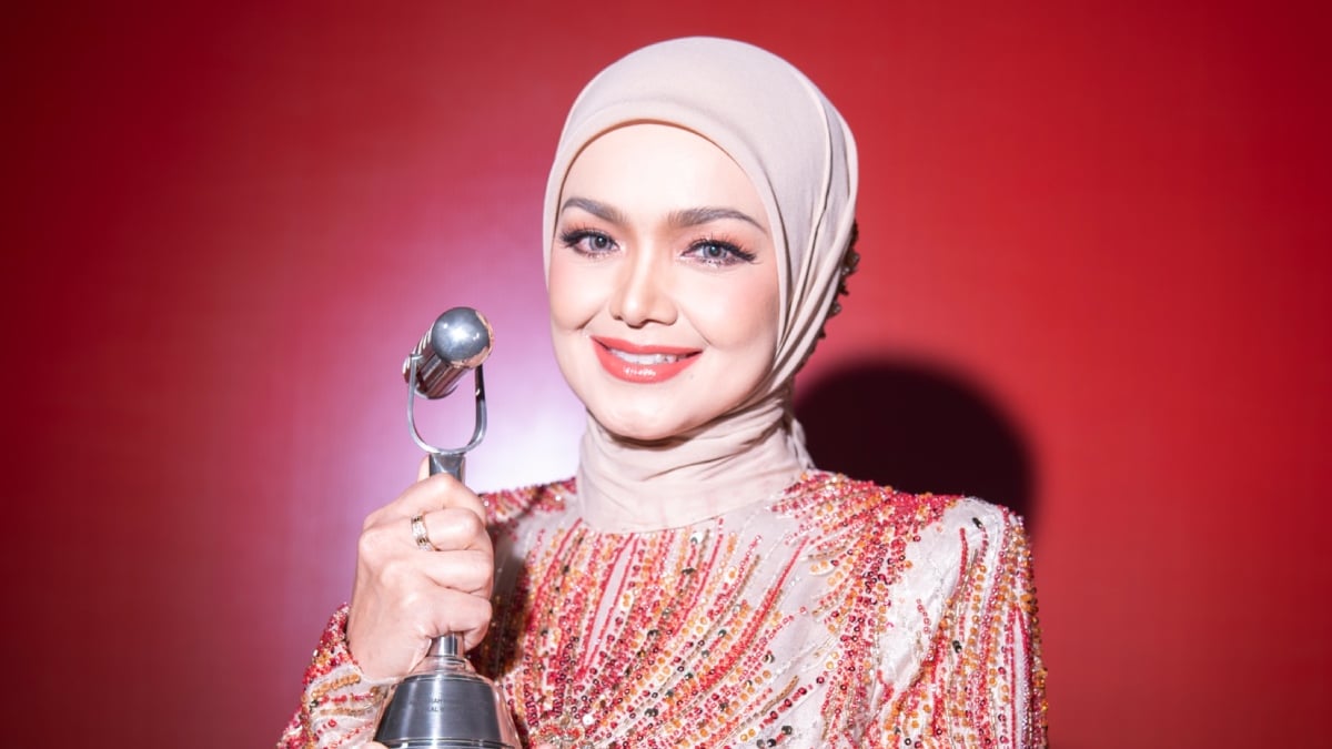 [VIDEO] Siti Nurhaliza Kekal Berentap Di AIM, Mahu Hargai Karya Penggiat Muzik Lain – ‘Tiada Alasan Untuk Tarik Diri’