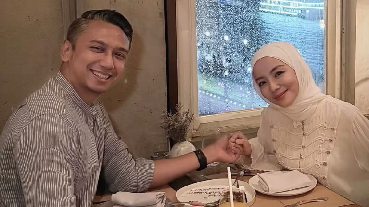 ‘Selamat Ulang Tahun Perkahwinan Bidadariku, Genggam Tangan Hingga Ke Syurga’ – Suami Mira Filzah
