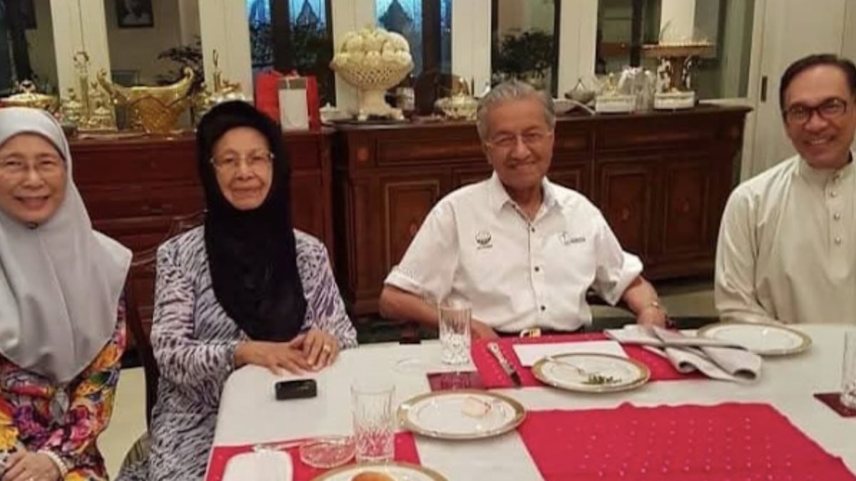 ‘Hari Ini Negara Kehilangan Sosok Keibuan Yang Dekat Di Hati Rakyat’ – PM
