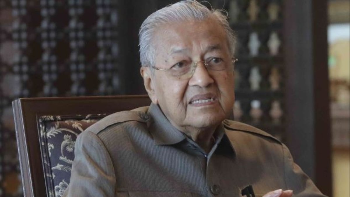 Tun Mahathir Dimasukkan Ke IJN Untuk Pemerhatian