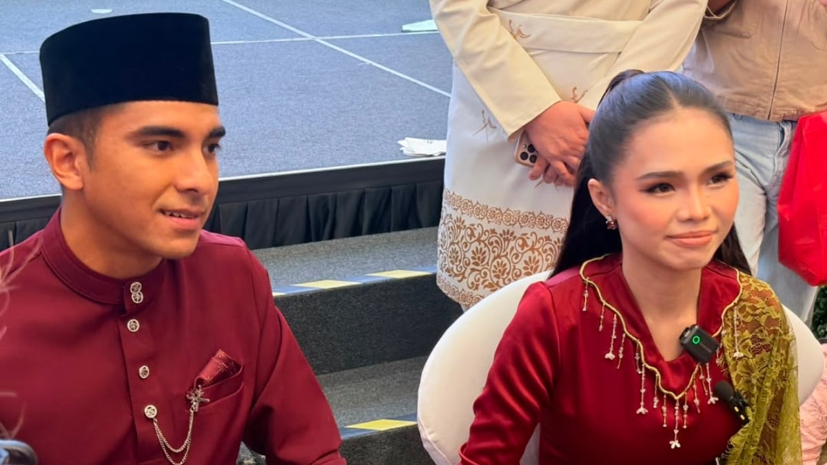 [VIDEO] ‘Baru Hendak Tulis Muka Surat Pertama’ – Syed Saddiq & Bella Astillah Akui Tak Layak Disamakan Dengan Tun M & Allahyarhamah Tun Hasmah
